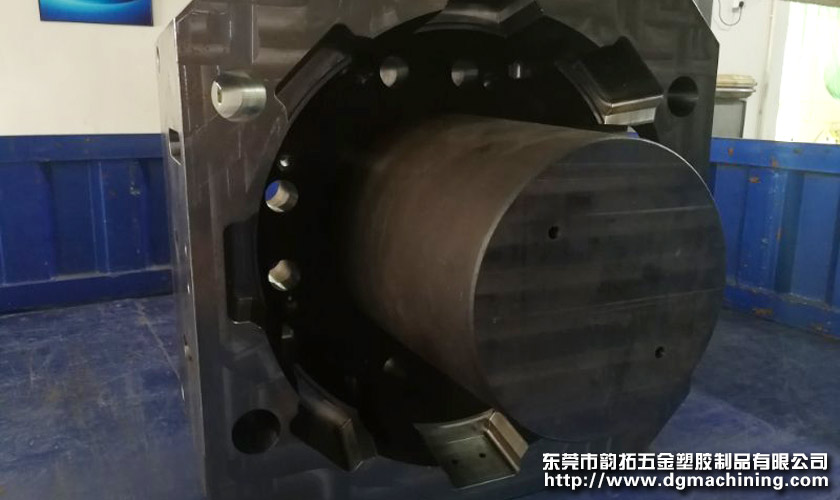 塑膠模具數(shù)控車(chē)床加工